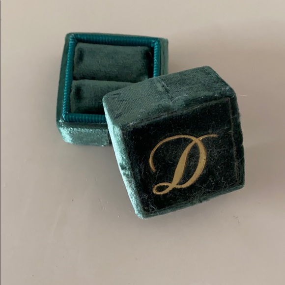 Mrs. Box - Picture 1 of 2